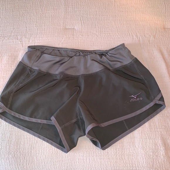 Mizuno Shorts - Picture 1 of 2